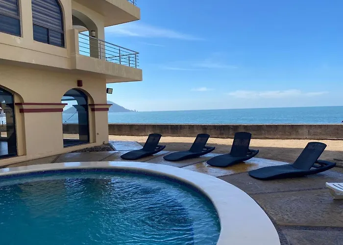 Marina del Rey - Suave Primavera - 1 RECAMARA - Orilla de Playa Mazatlán